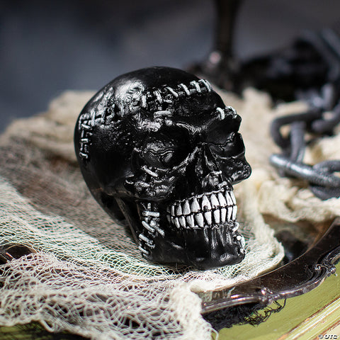 5 1/2" x 7 1/2" Creepy Black Skull Plastic Halloween Decoration | Horror-Shop.com